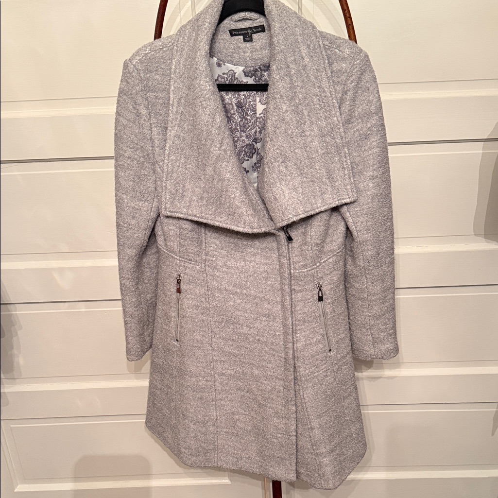 Gray Wool Blend Coat Flared Hem Tailored Quiet Luxury Size 8